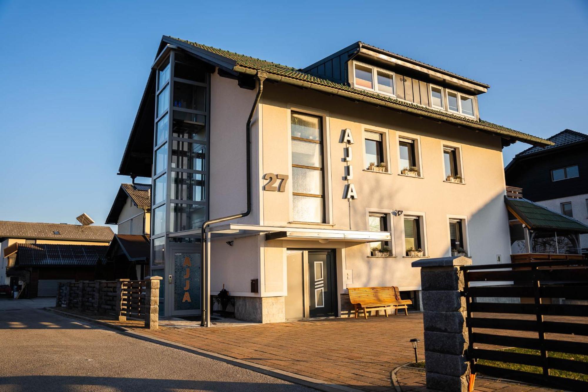 Apartma Ajja Šenčur Eksteriør billede
